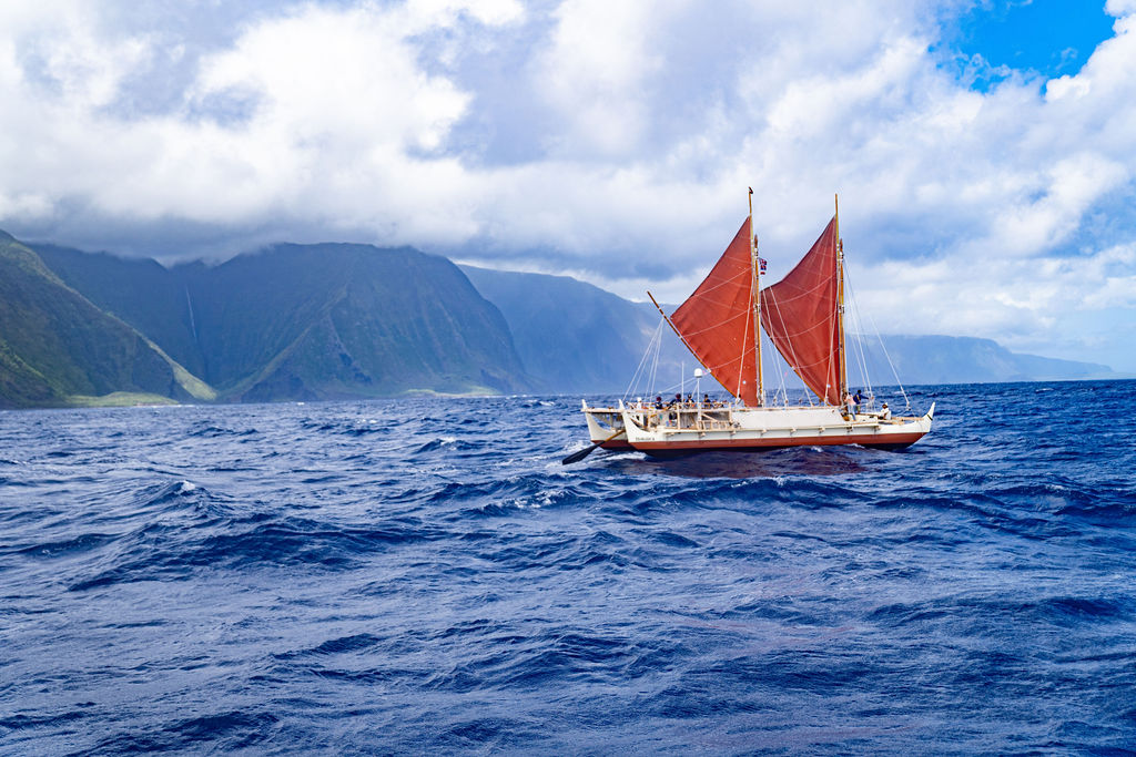 Traditional Hawaiian Voyaging canoe Hokulea off the coast of Hawaiʻi